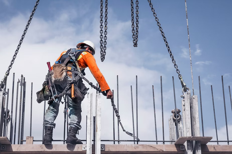 Kvalitné pracovné oblečenie a bezpečnosť pri práci.